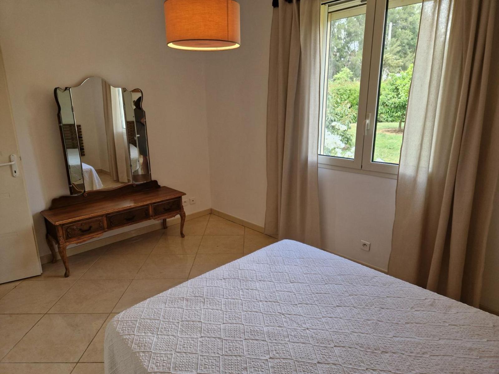 Maison Jumelee Cloturee Apartment